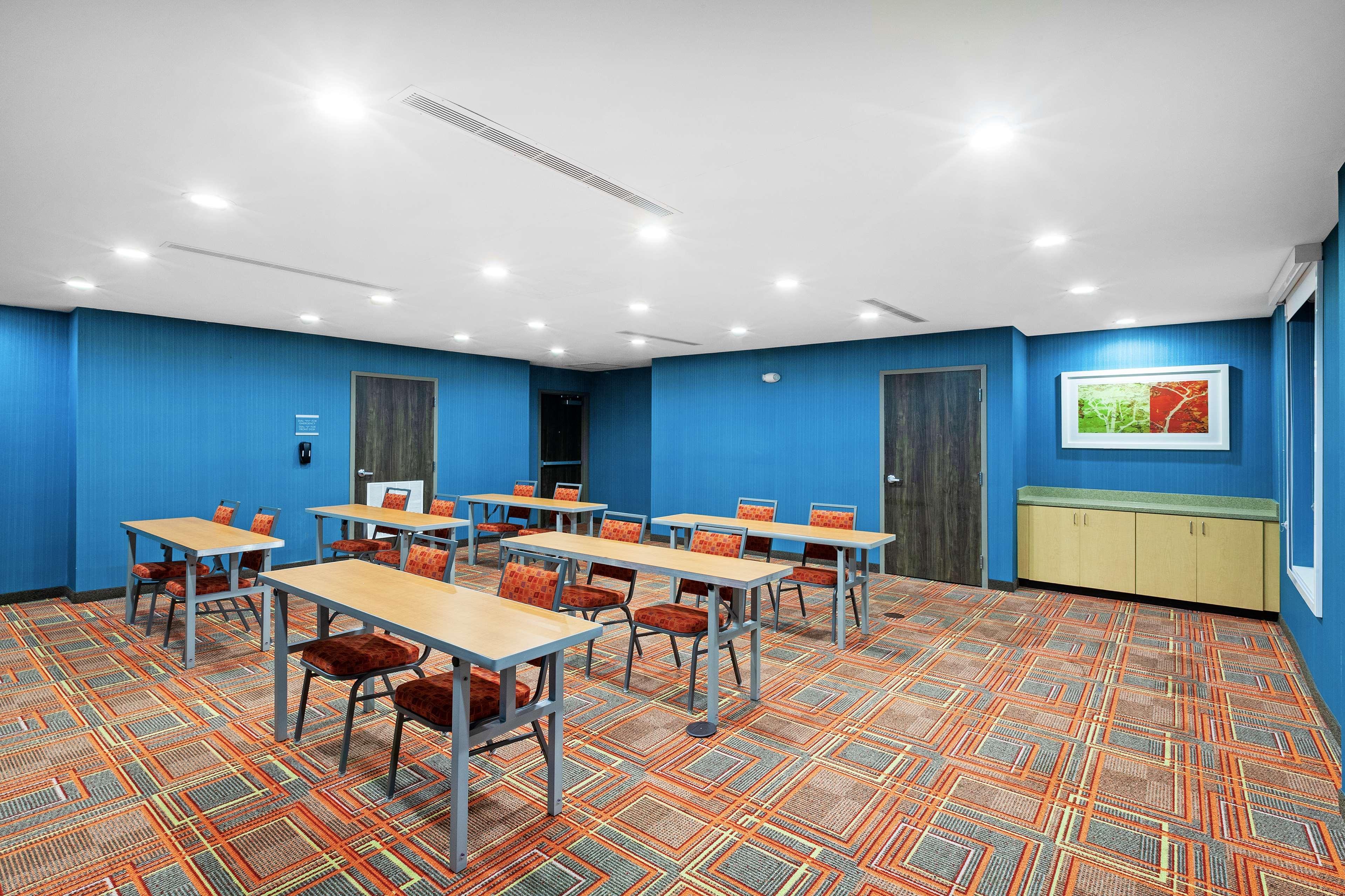 Home2 Suites By Hilton Gonzales Exterior photo
